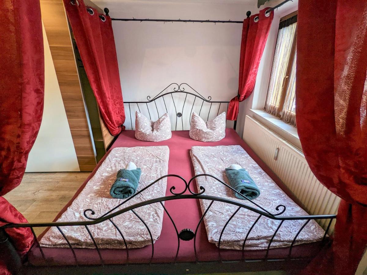 Ferienwohnung Urlaubstraum mit Pool, Terrasse&Fluss im Garten - UT Sebnitz Exterior foto